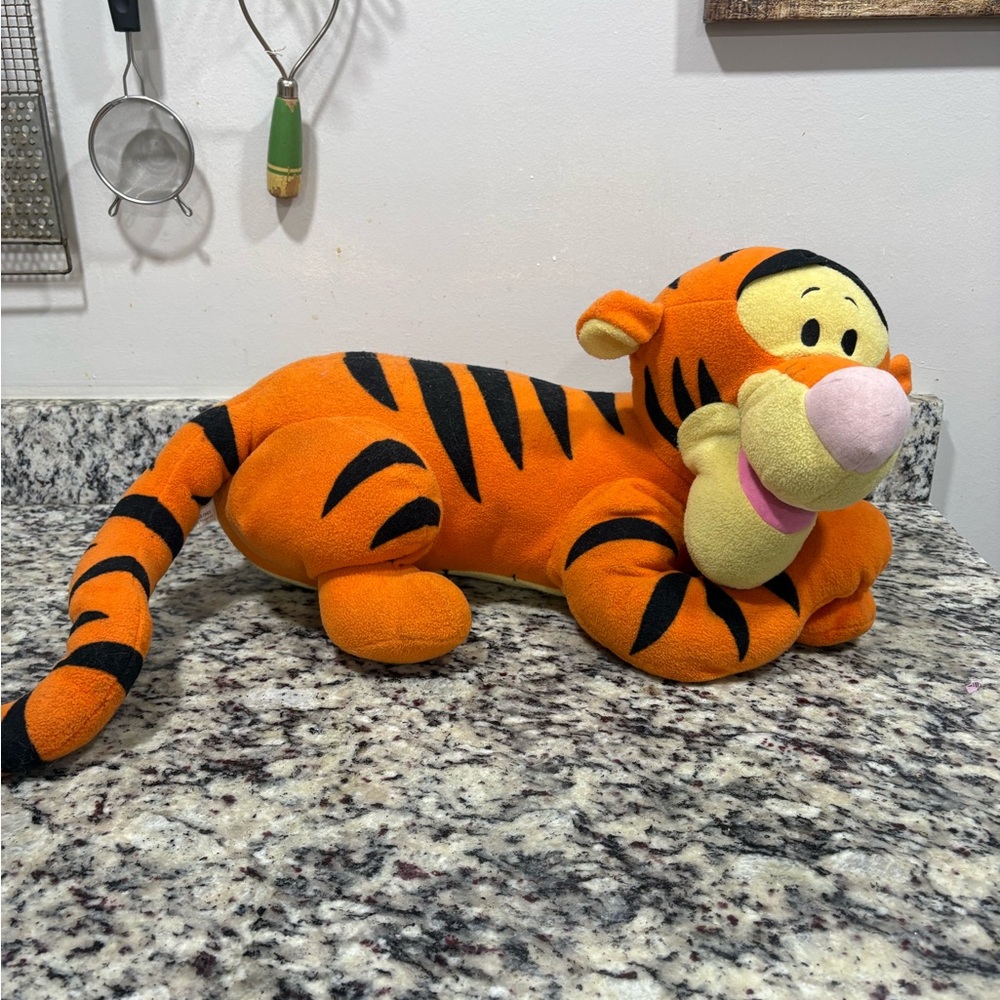 2001 Lounging Tigger Fisher Price Mattel Disney Large Plush 21” X 11” Vintage